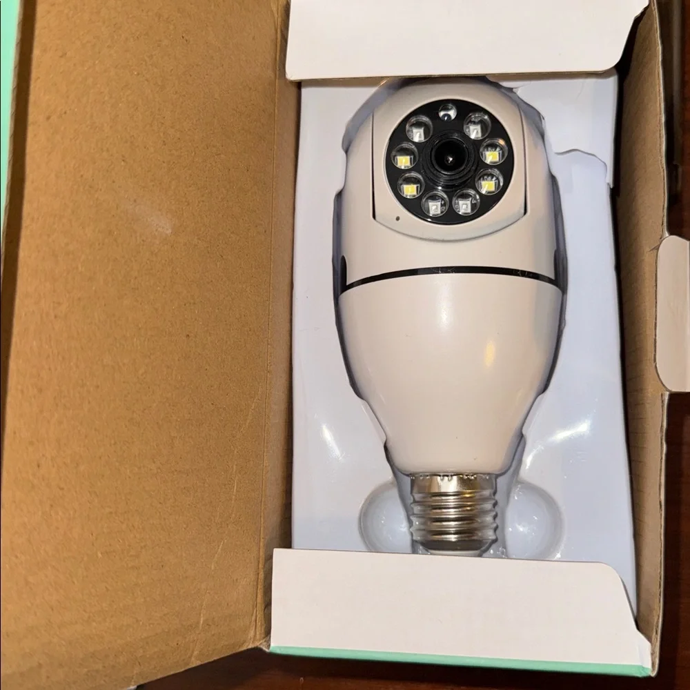 WiFi Smart Camera Lightbulb Design and E27 Screw in Base Motion Alerts